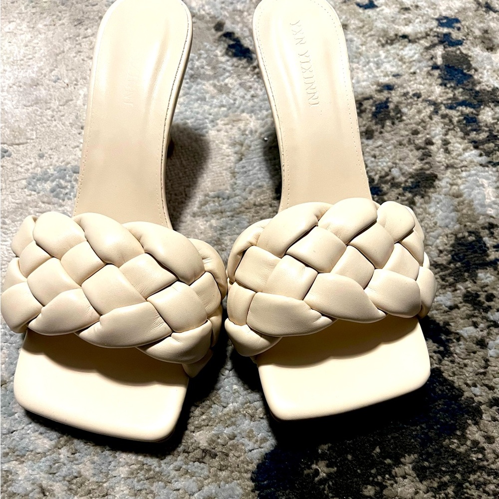 Kitten heels